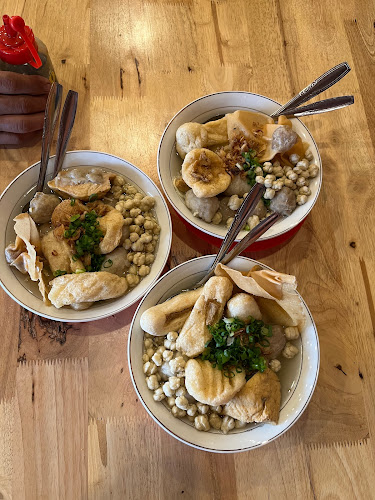 Opinii despre Bakso Sapi Cuanki Kang Gelo în Kota Singkawang - Gastronomi dan perhotelan