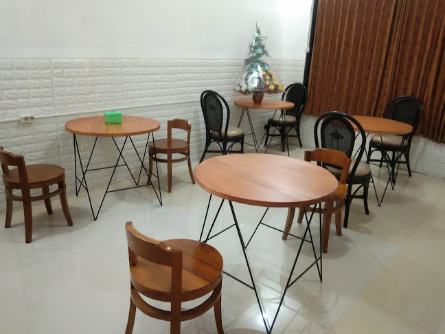 Renmona cafe and eatery