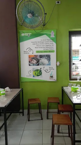 Eskrim Pokat AU - Gastronomi dan perhotelan