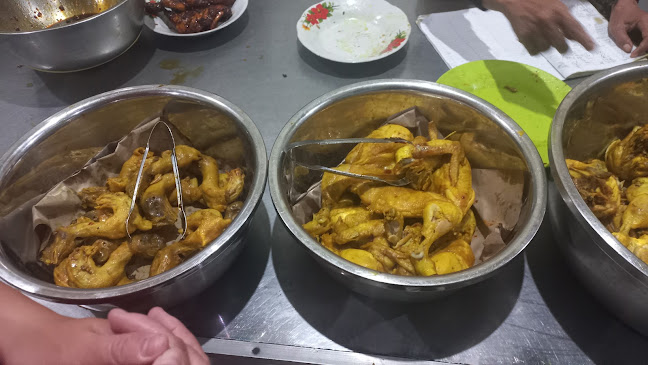 Warung Makan Ayam Bakar Bu Wati - Gastronomi dan perhotelan