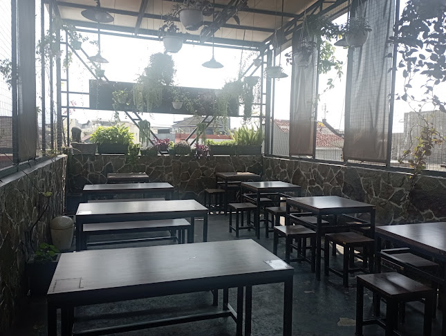 Lekker Doughnuts & Kacapiring - Gastronomi dan perhotelan