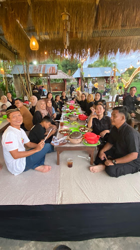 Opinii despre Lesehan Bambu sayang-sayang în Kota Mataram - Gastronomi dan perhotelan