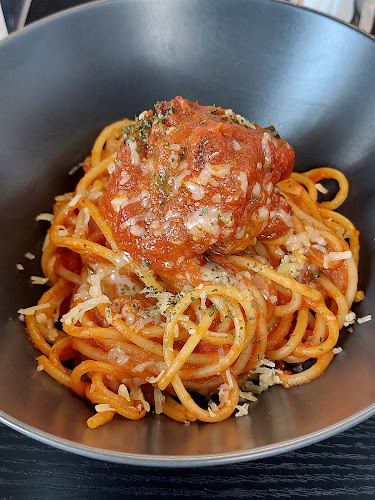 Miglio Pizza & Bakery - Surabaya