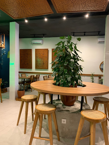 Kopi Janji Jiwa & Jiwa Toast, Patimura - Gastronomi dan perhotelan