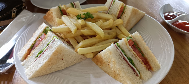 Comentarii opinii despre Emerald Tree Resto & Coffee Bar