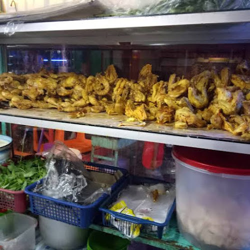 AYAM PENYET BUK DESI