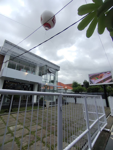 Jl. Diponegoro No.182, DR. Soetomo, Kec. Tegalsari, Surabaya, Jawa Timur 60264