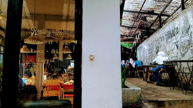 Comentarii opinii despre Maraca Books And Coffee