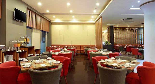 Serai Resto & Pool Bar