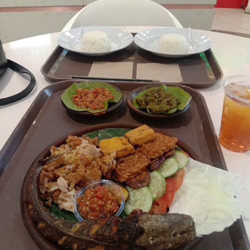 Penyetan cok The Park Sawangan