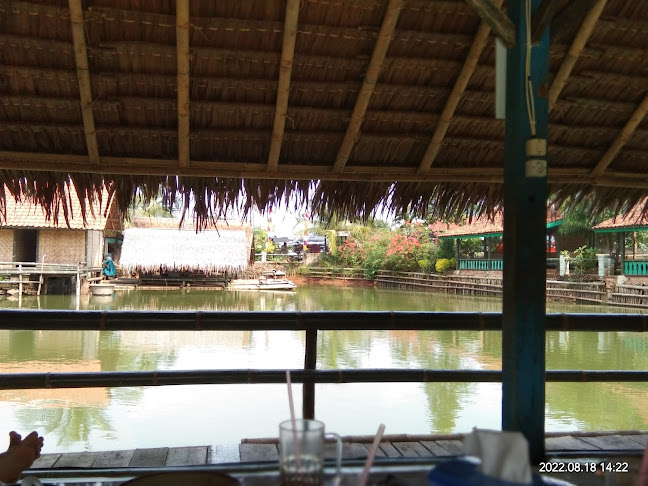 Opinii despre Rumah Makan Saung Babeh Setu în Kota Tangerang Selatan - Gastronomi dan perhotelan