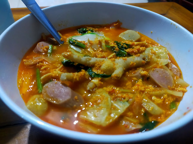 Opinii despre Seblak Hotzz & Sostel în Kota Palembang - Gastronomi dan perhotelan