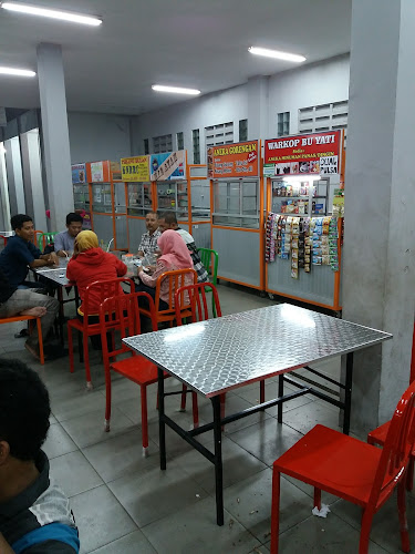 Opinii despre Warkop Bu Yati în Surabaya - Gastronomi dan perhotelan