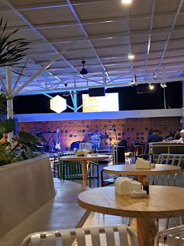 Jl. Jend. Sudirman No.99X, Rembiga, Kec. Selaparang, Kota Mataram, Nusa Tenggara Bar. 83124