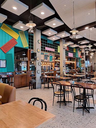 Jl. Suka Mulia No.A - 7, A U R, Kec. Medan Maimun, Kota Medan, Sumatera Utara 20212