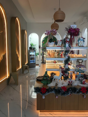 Nonie Solo - Gastronomi dan perhotelan