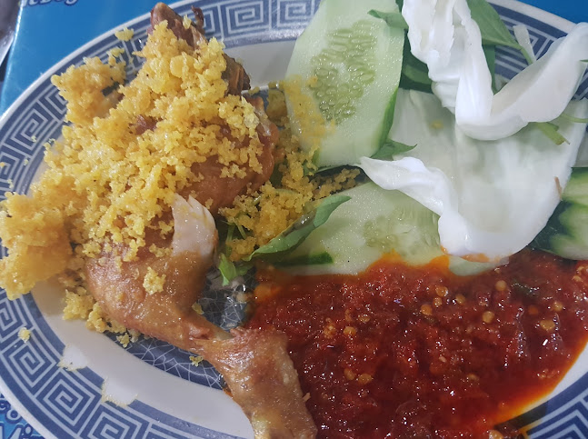 Ayam Penyet dan Pecel Lele Angkringan H. Kasni
