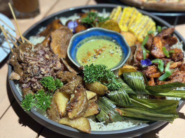 Deep Sea Beachclub - Gastronomi dan perhotelan