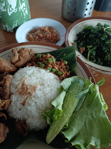 Opinii despre Warung Cari Makan în Kota Surakarta - Gastronomi dan perhotelan