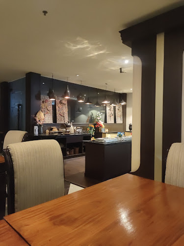 Opinii despre Moji Cafe & Tongkrongan în Surabaya - Gastronomi dan perhotelan