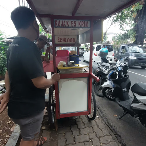 Opinii despre Rujak Es Krim Pak Agus în Kota Semarang - Gastronomi dan perhotelan