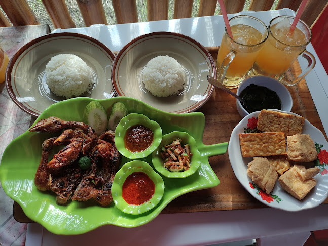 Opinii despre Lesehan Bambu sayang-sayang în Kota Mataram - Gastronomi dan perhotelan