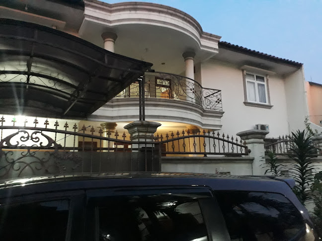 Opinii despre Warung Mak Coy în Kota Tangerang Selatan - Gastronomi dan perhotelan