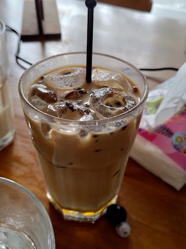 Opinii despre Dadi's Coffee Garden în Kota Depok - Gastronomi dan perhotelan