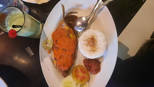 Jalan Jenderal Sudirman.321 Sumahilang, Cinta Raja, Kec. Sail, Kota Pekanbaru, Riau 28131