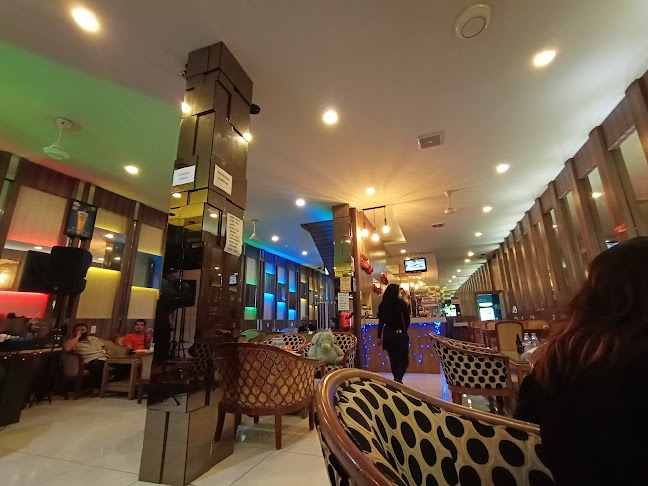 Royal Cafe and Resto - Kota Medan