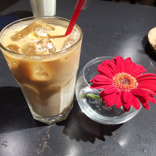 Tanamera Coffee Graha Famili - Surabaya