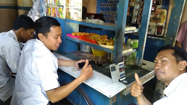 Warung Pojok cak bud