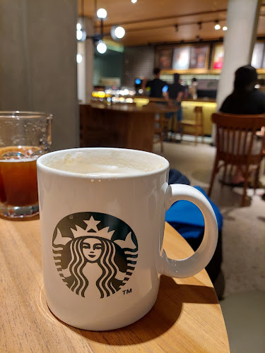 Opinii despre Starbucks Sudirman Palembang în Kota Palembang - Gastronomi dan perhotelan