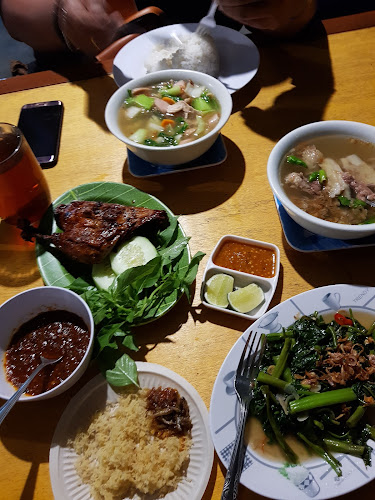 Comentarii opinii despre President Lesehan 1