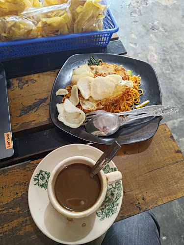 Jl. Imam Munandar, Tengkerang Sel., Kec. Bukit Raya, Kota Pekanbaru, Riau 28126