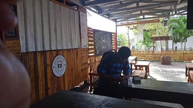 Opinii despre Warung Kopi Kaks Ito în Kota Ternate - Gastronomi dan perhotelan