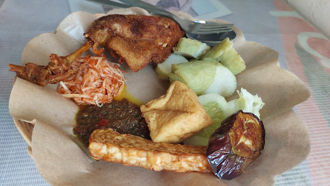 DAPUR BEBEK KHAS MADURA DENPASAR SELATAN - Gastronomi dan perhotelan