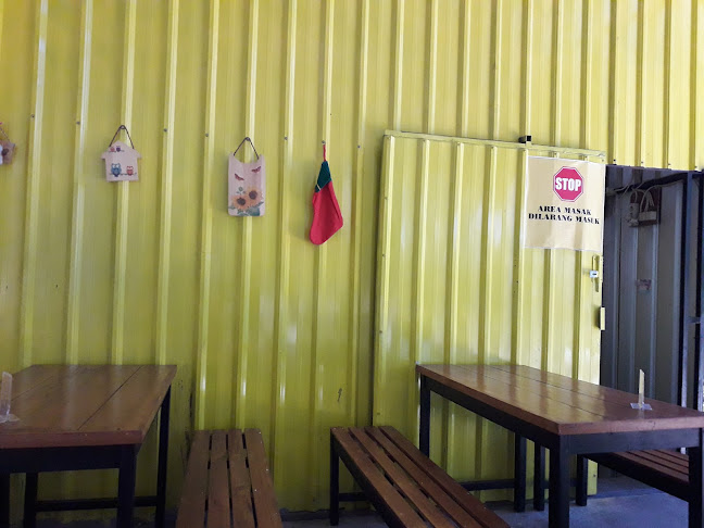 Opinii despre Chick n" Friends Kupang în Kota Kupang - Gastronomi dan perhotelan