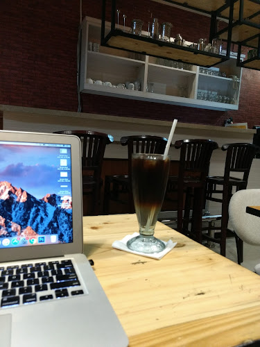 Opinii despre Kedai Semampir în Surabaya - Gastronomi dan perhotelan