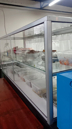 Opinii despre Warung Nasi Makan Makan în Kota Depok - Gastronomi dan perhotelan