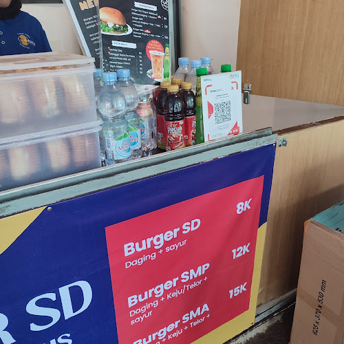 Comentarii opinii despre Burger SD Stasiun PondokCina