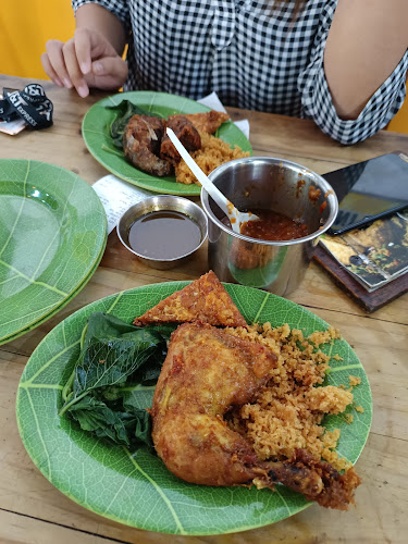 Comentarii opinii despre Ayam Kremes Cak Iwan