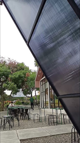 Opinii despre RINDANG COFFEE AND EATERY în Kota Palembang - Gastronomi dan perhotelan