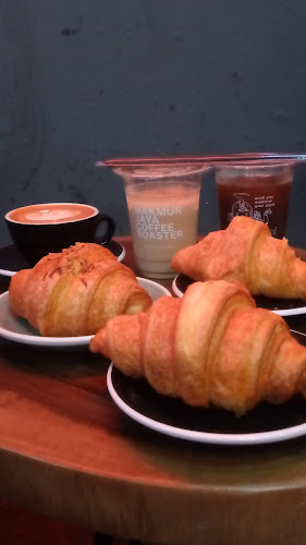 Jl. Lengkong Besar No.62, Cikawao, Kec. Lengkong, Kota Bandung, Jawa Barat 40261