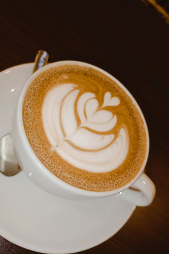 ELBOS CAFE & SHISHA - Kota Makassar