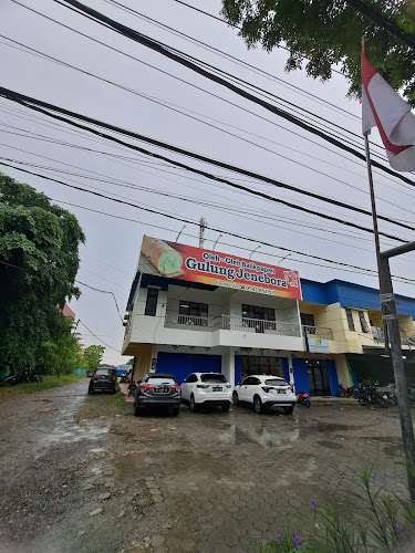 OIeh - oleh khas Balikpapan Gulung jenebora Outlet MT Haryono - Kota Balikpapan
