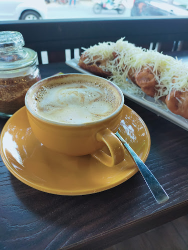 Opinii despre La Basil Koffie & Resto în Kota Bandung - Gastronomi dan perhotelan