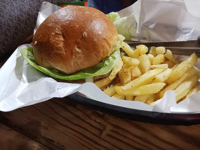 Emang Babi Street Food - Gastronomi dan perhotelan