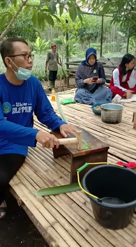 Warung Model Wak Ujang - Gastronomi dan perhotelan