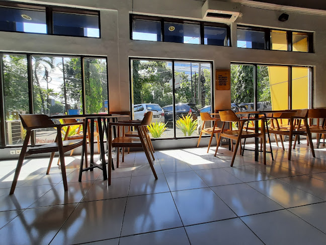 Jl. Dharmawangsa No.1, Airlangga, Kec. Gubeng, Surabaya, Jawa Timur 60286